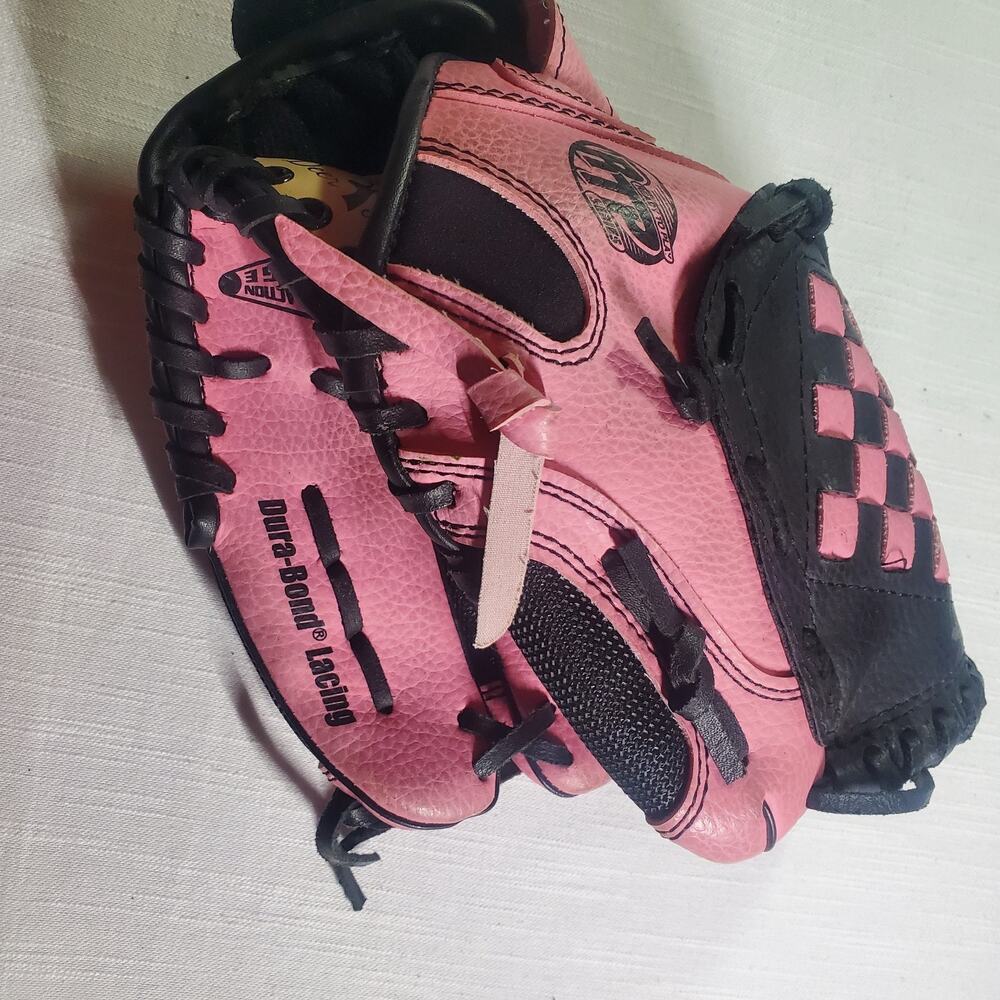 Franklin Youth 10.5 Inch Pink Baseball Glove Right Hand Throw Model 462553 Mitt